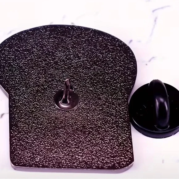 Cute Toast Enamel Pin - "I tolerate a lot of things but not gluten" - Picture 4 of 4